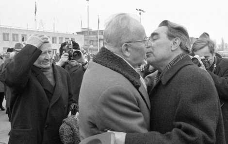 1078534 img gustav husak leonid breznev v0