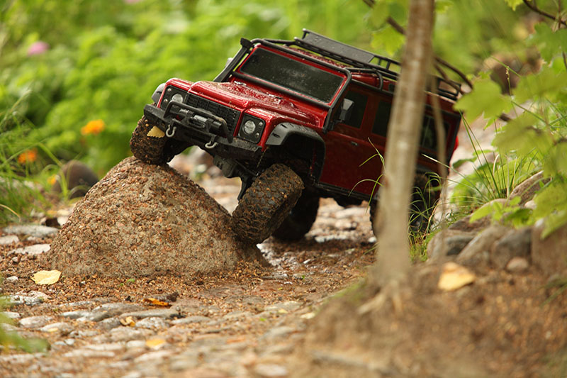Off road vehicle go around obstacles