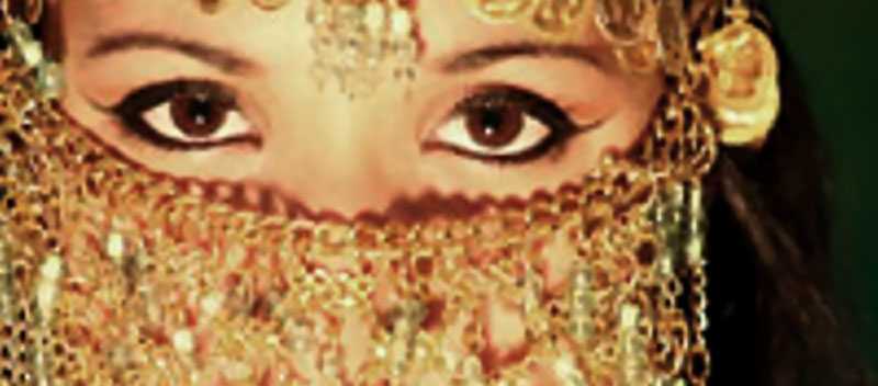 belly dancers face
