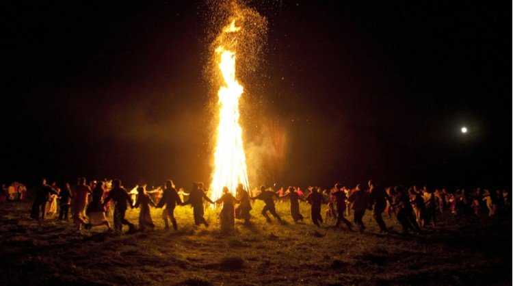 x7 pohanské festivaly stále oslavují tSa 750X418.jpg.pagespeed.ic .nBAzvLQTz4 x7 pohanské festivaly stále oslavují tSa 750X418.jpg.pagespeed.ic .nBAzvLQTz4